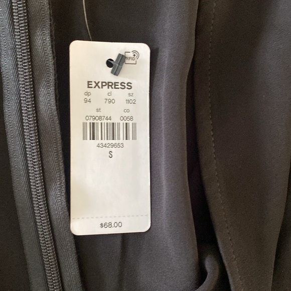 Express black short romper size small. NWT - Picture 2 of 3